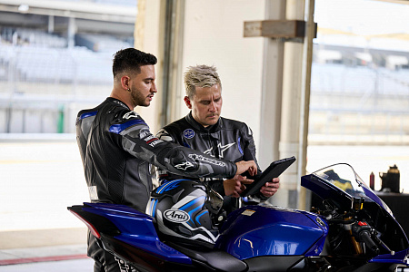Мотоцикл Yamaha R9